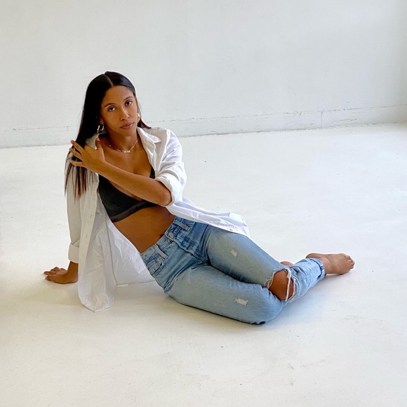 Meet your Posher, Teia - Picture 1 of 4